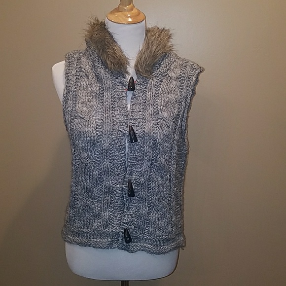 NWT Decree Cable Knit Hooded Sleeveless Sweater - Picture 3 of 4